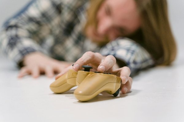 Comment configurer un mode 'Sans distraction' pour les applications de lecture sur un iPhone?